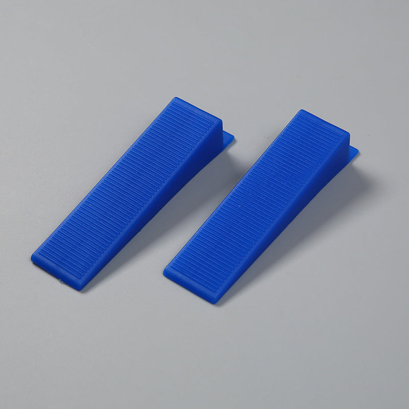 Plastic brick balancing system 