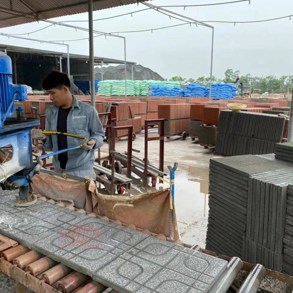 Máy ép gạch gốm HFT300 cho doanh nghiệp nhỏ Nam Mỹ - Daisan Mart