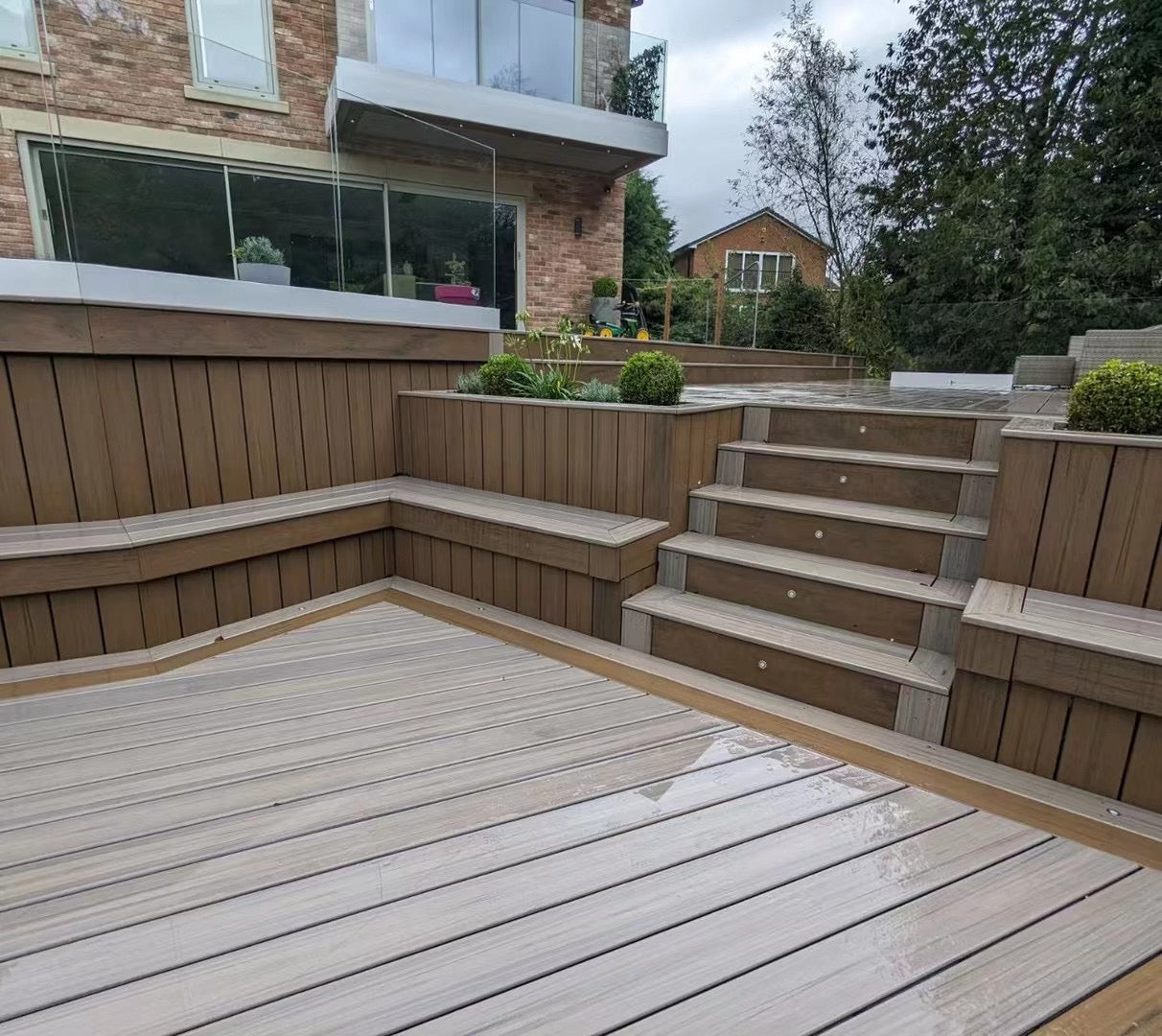 Custom modern design outdoor garden cladding, hollow extruded wood plastic composite flooring with accessories, waterproof, anti-slip 