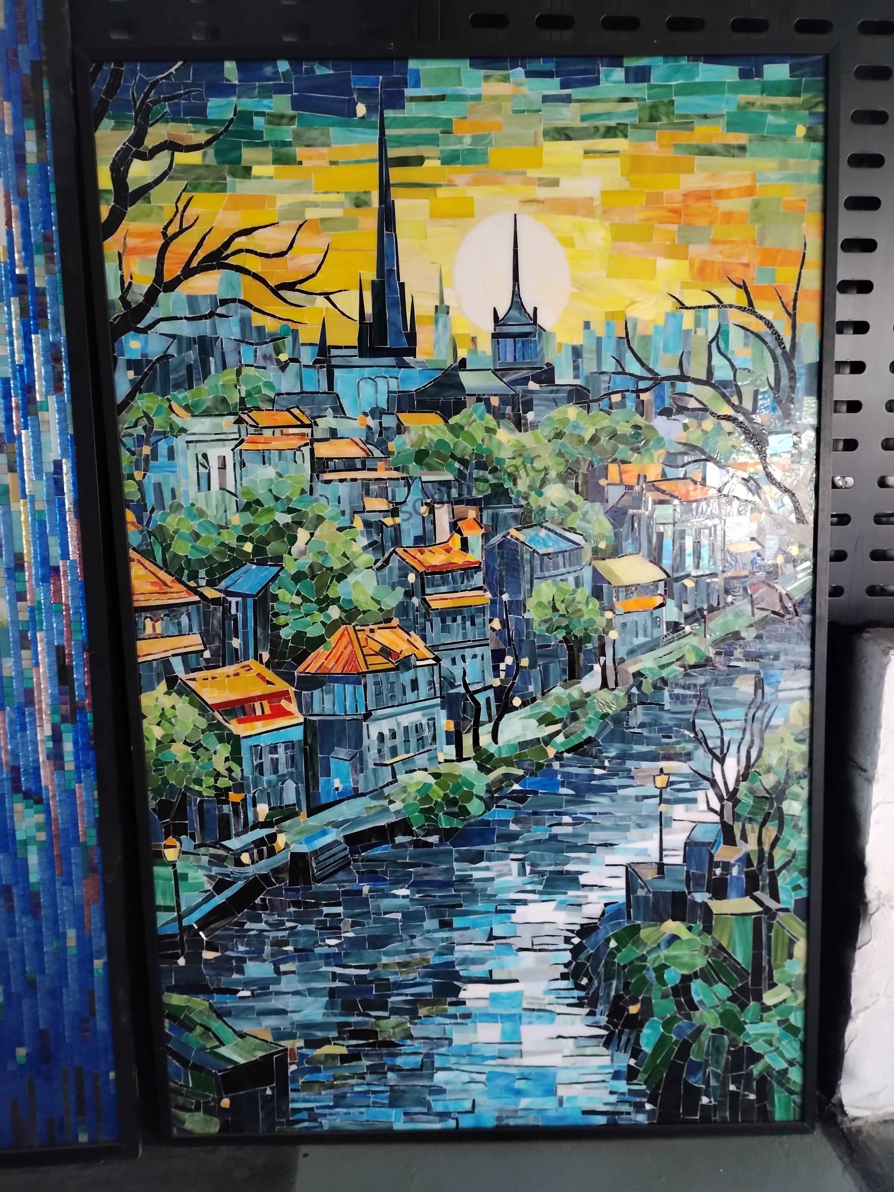 Modern design glass mosaic tiles for hotel room walls 