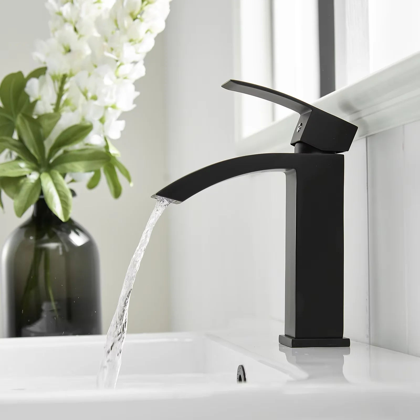 Bathroom Water Tap Bathroom Basin Faucets Black Single Handle Brass Stainless Steel Carton Box Modern Contemporary Basin Faucets - Daisan Mart