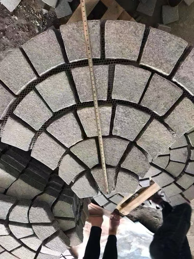 Modern medieval rural style granite fan shaped pavement stone, light grey 
