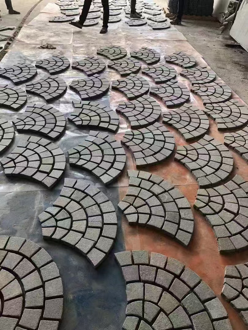 Modern medieval rural style granite fan shaped pavement stone, light grey 