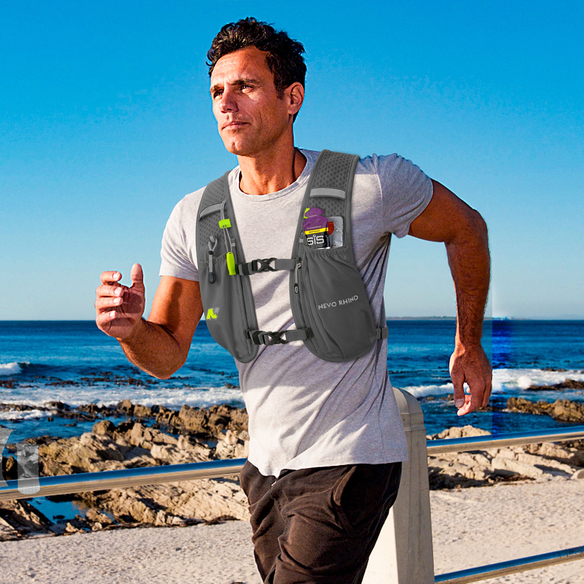 Lightweight insulated nylon running vest, compatible with 1.5L hydration bladder, for cycling and outdoor backpacking adventures 