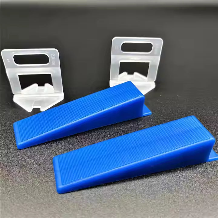 Plastic brick balancing system 