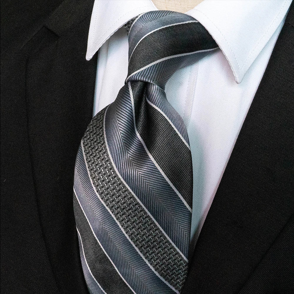 Cà vạt lụa nam họa tiết caro cổ điển thủ công