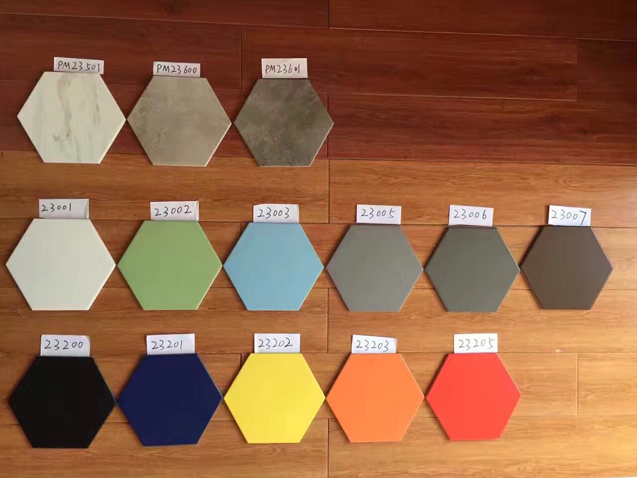Hexagonal Aluminum Plastic Mosaic Tiles 