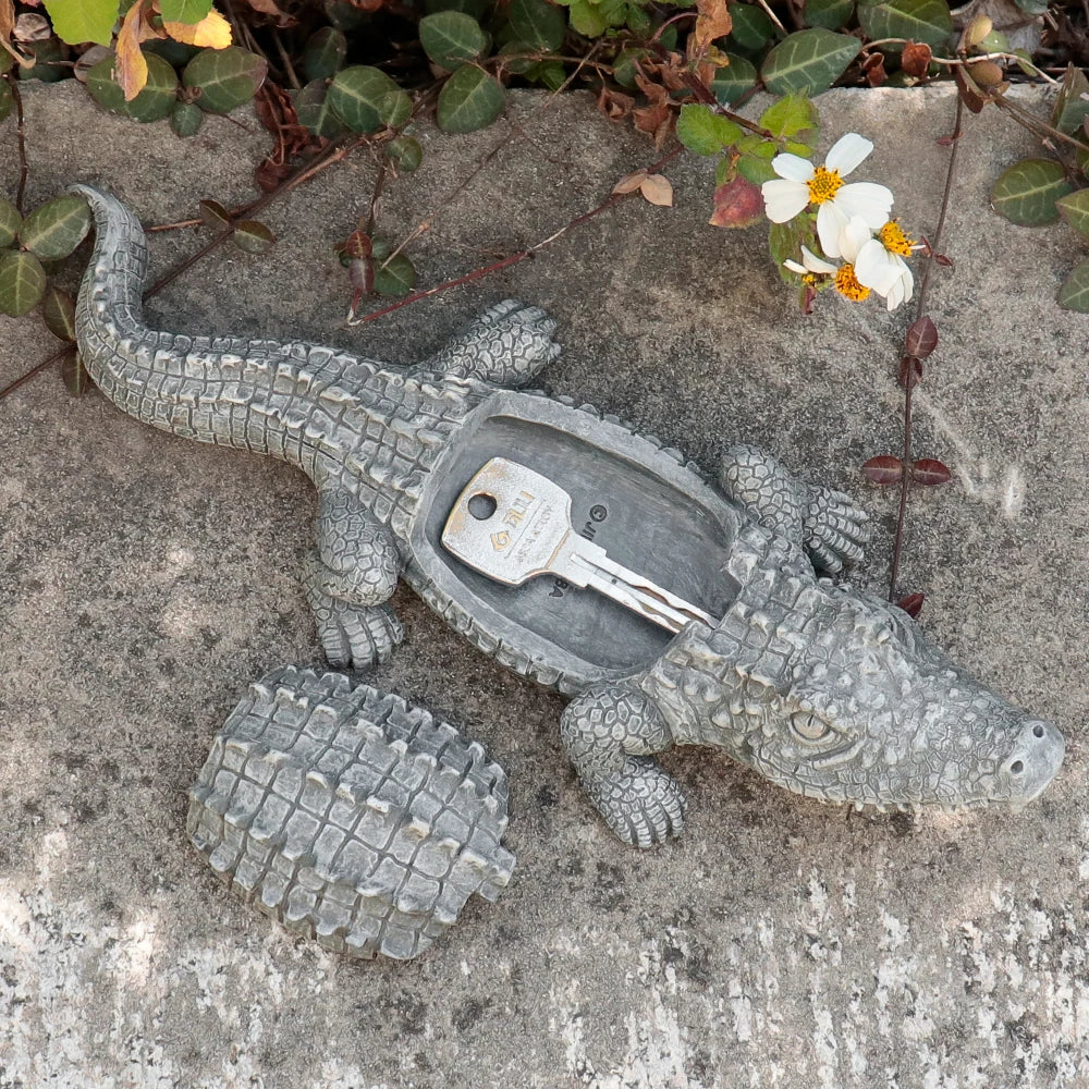 Crocodile Resin Statue with Textured Animal Decor Artistic Painting Theme Secret Storage Figurine for Home & Anime Use for Gifts
