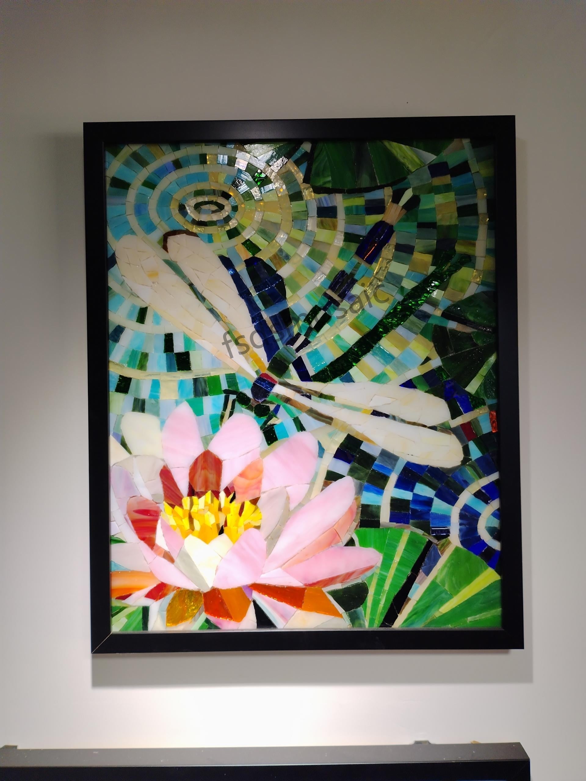 Modern design glass mosaic tiles for hotel room walls 