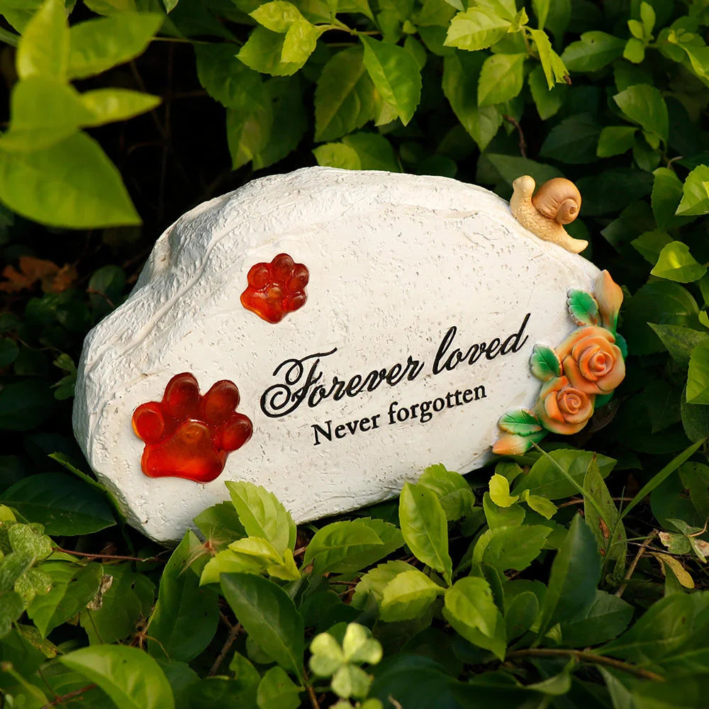 Anime-Themed Pet Memorial Resin Stone Decorative Garden Plaque with Painted Animal & Art Design Commemorative Display