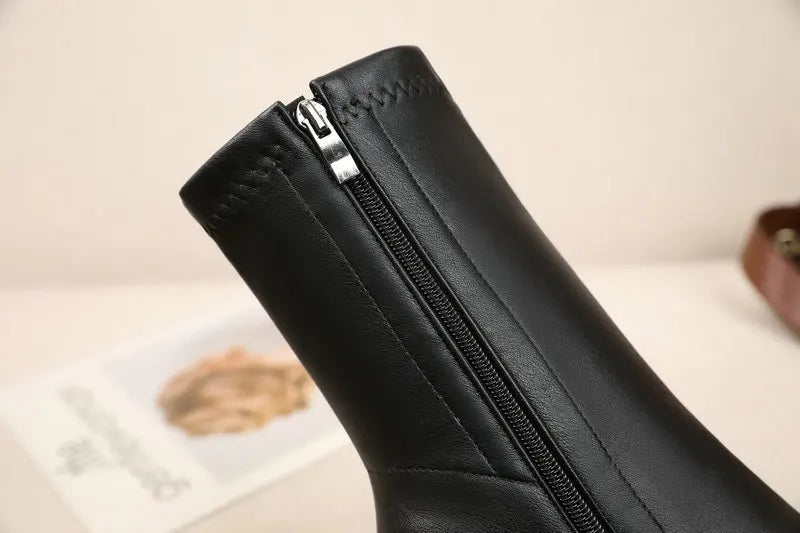 Plus Size Stretchy High Heels Black and White