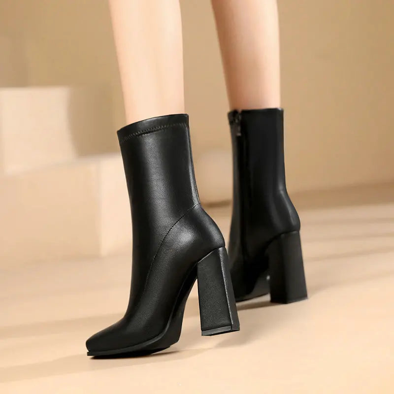 Plus Size Stretchy High Heels Black and White