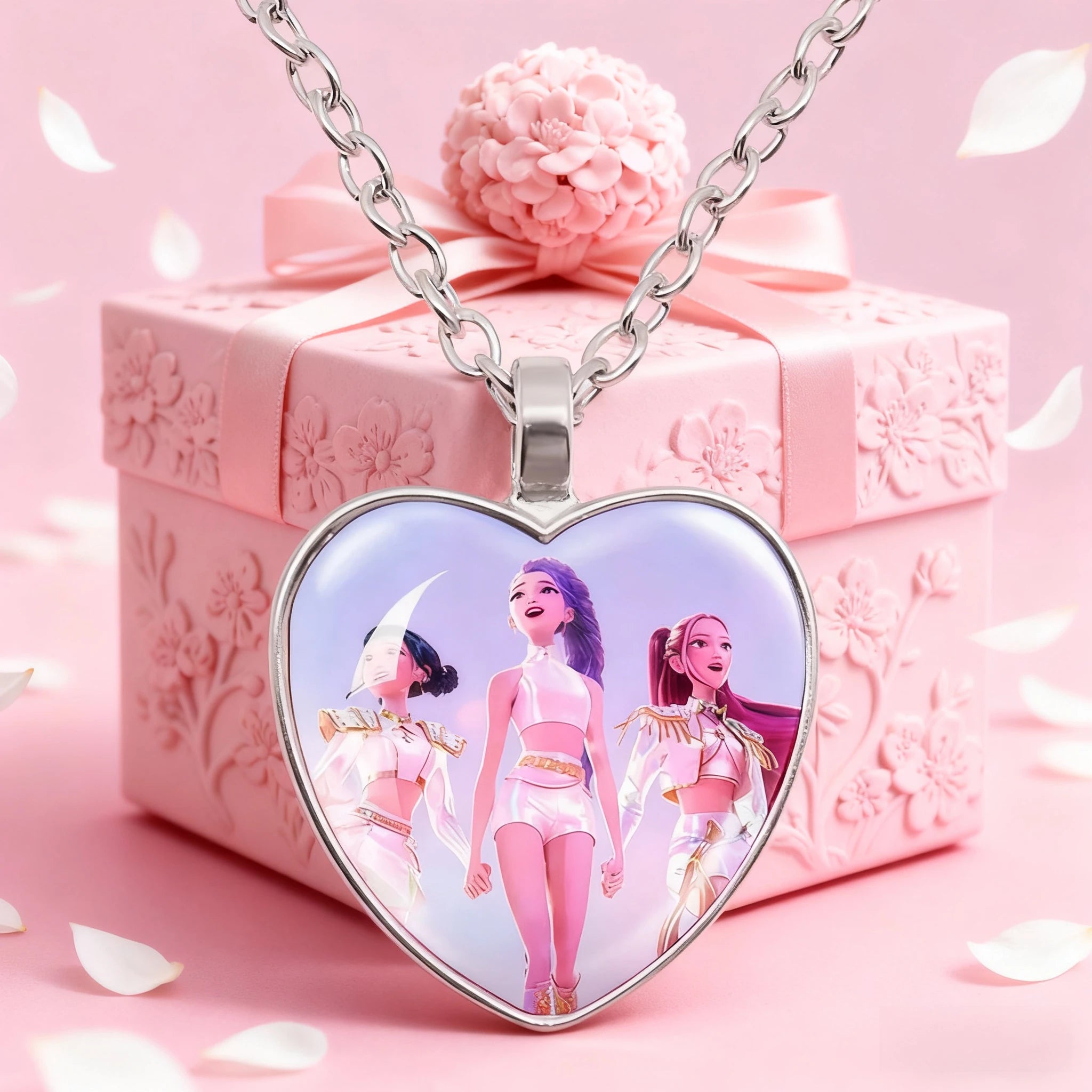 Children's necklace accessories, girls' necklace, little girls wearing jewelry, children's pendant accessories