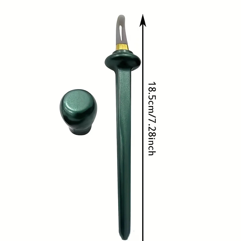 Convenient Waterproof, Smudge-Free Silicone Eyeliner Brush