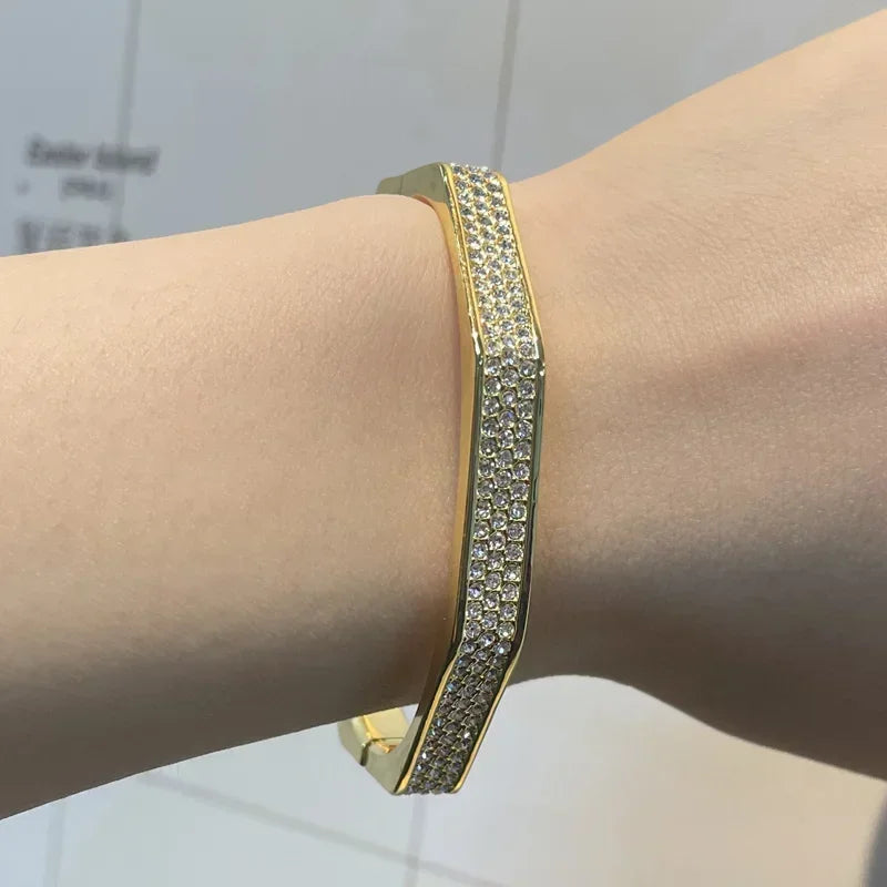 2025 Women's Jewelry Set: Gold, Silver, and Unique Gemstones