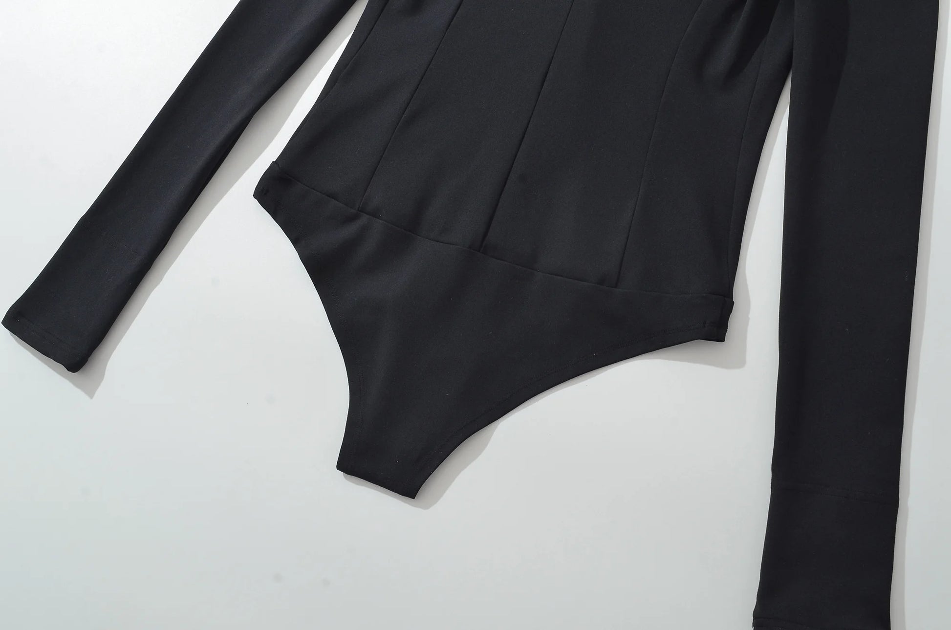 Body Đen Nữ Retro 2025 Tay Dài Cổ Vest Quyến Rũ - Daisan Mart