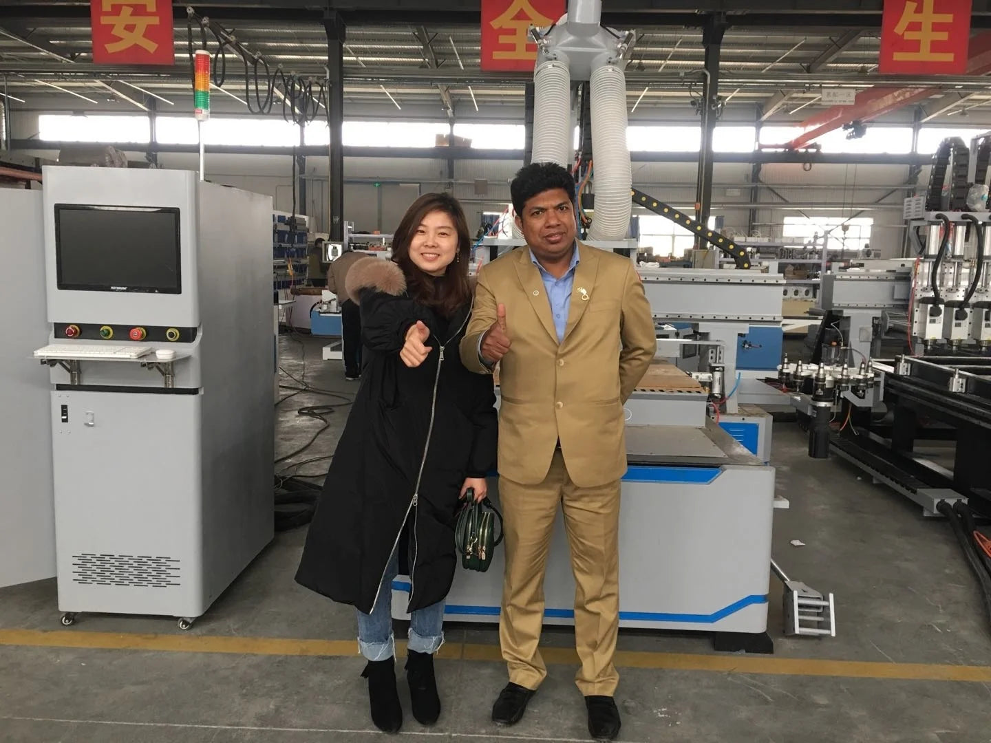 Máy Cắt Đá CNC 3-5 Trục Xoay 45/90 Độ Igoldencnc - Daisan Mart