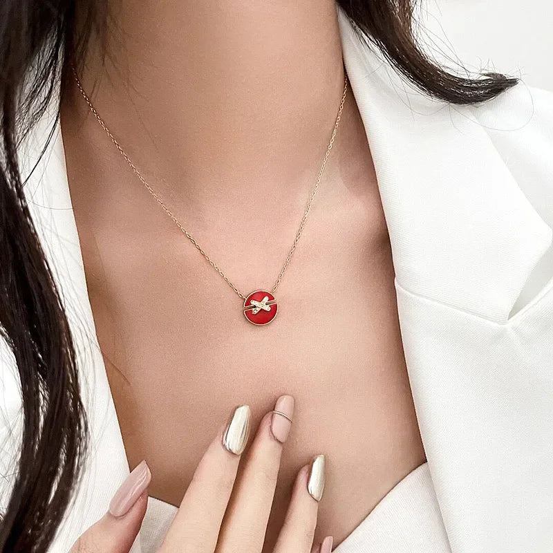 Elegant Natural Stone Rose Necklace