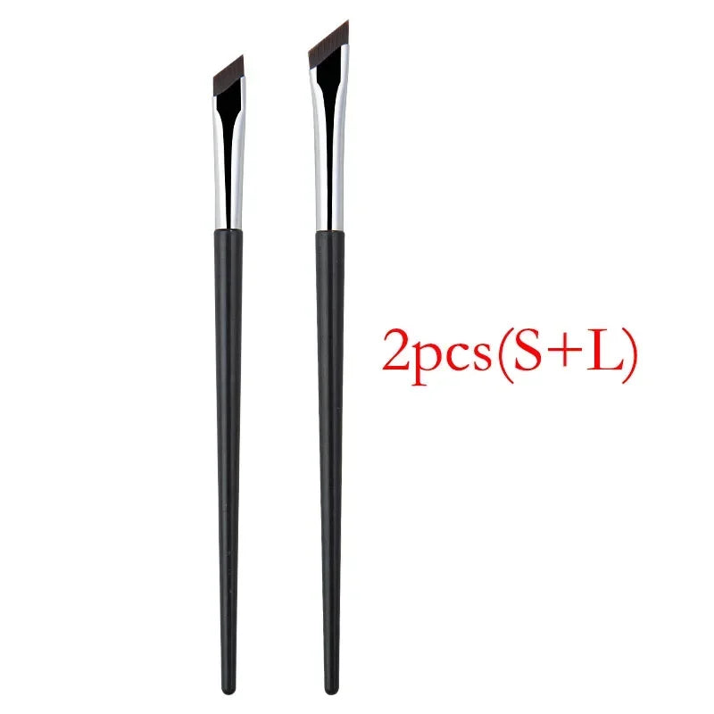 Slim Angled Eyeliner Brush - The Perfect Makeup Tool