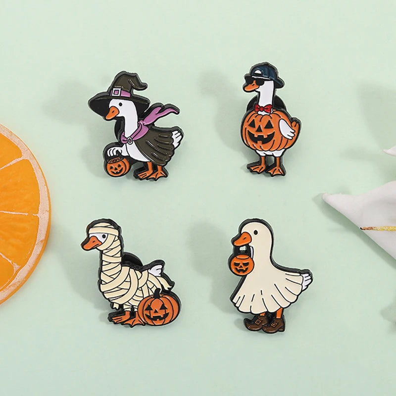 Halloween Pumpkin Animal Enamel Pins Ghost Capybara Grim Reaper Duck Spooky Season Brooches Lapel Badge Jewelry Gift for Friends