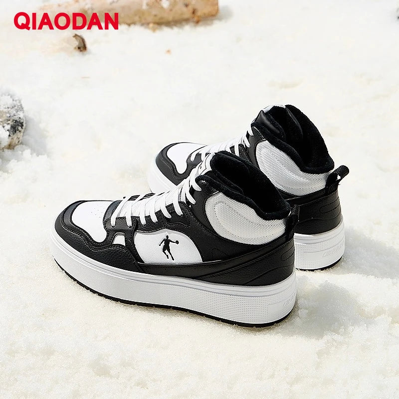 Giày Trượt Nữ QIAODAN 2025 - Cổ Điển Đen Trắng