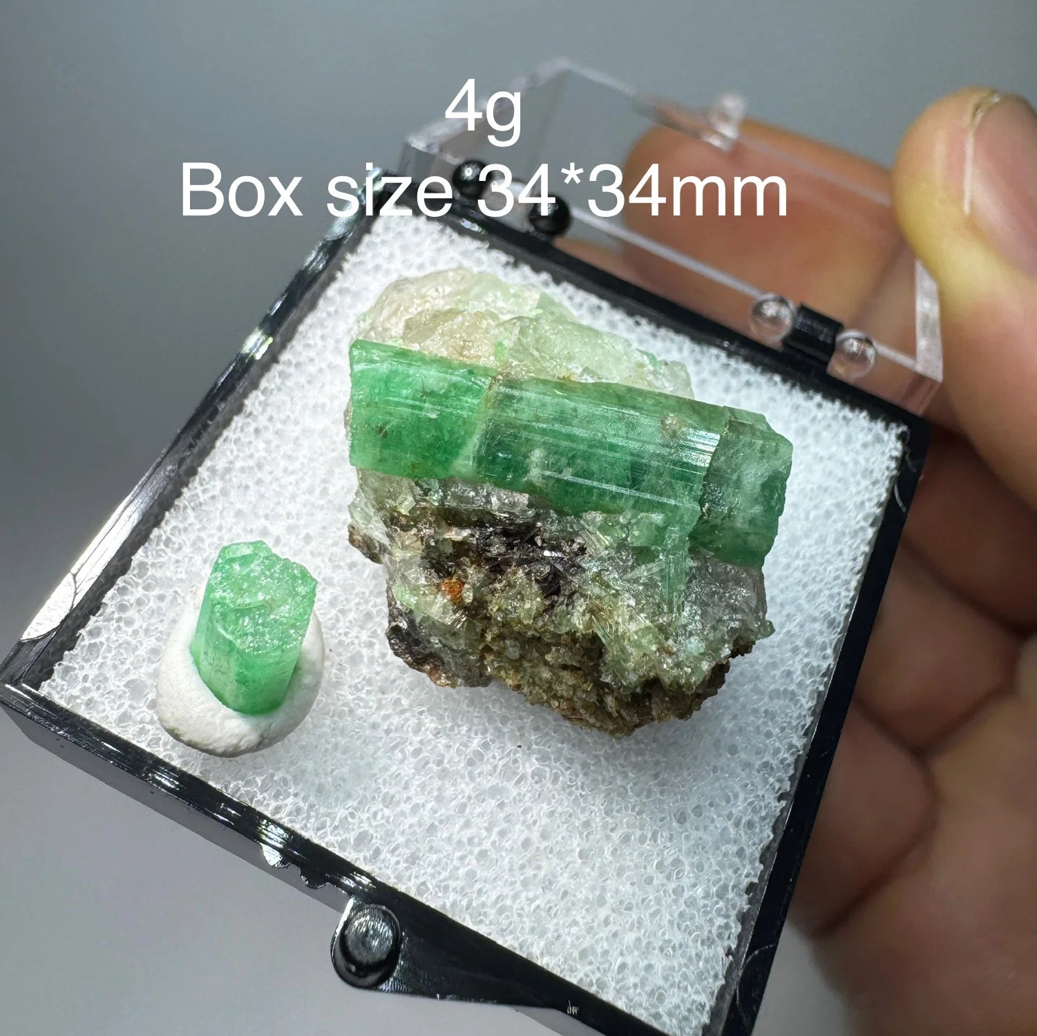 Natural Emerald &amp; Healing Quartz