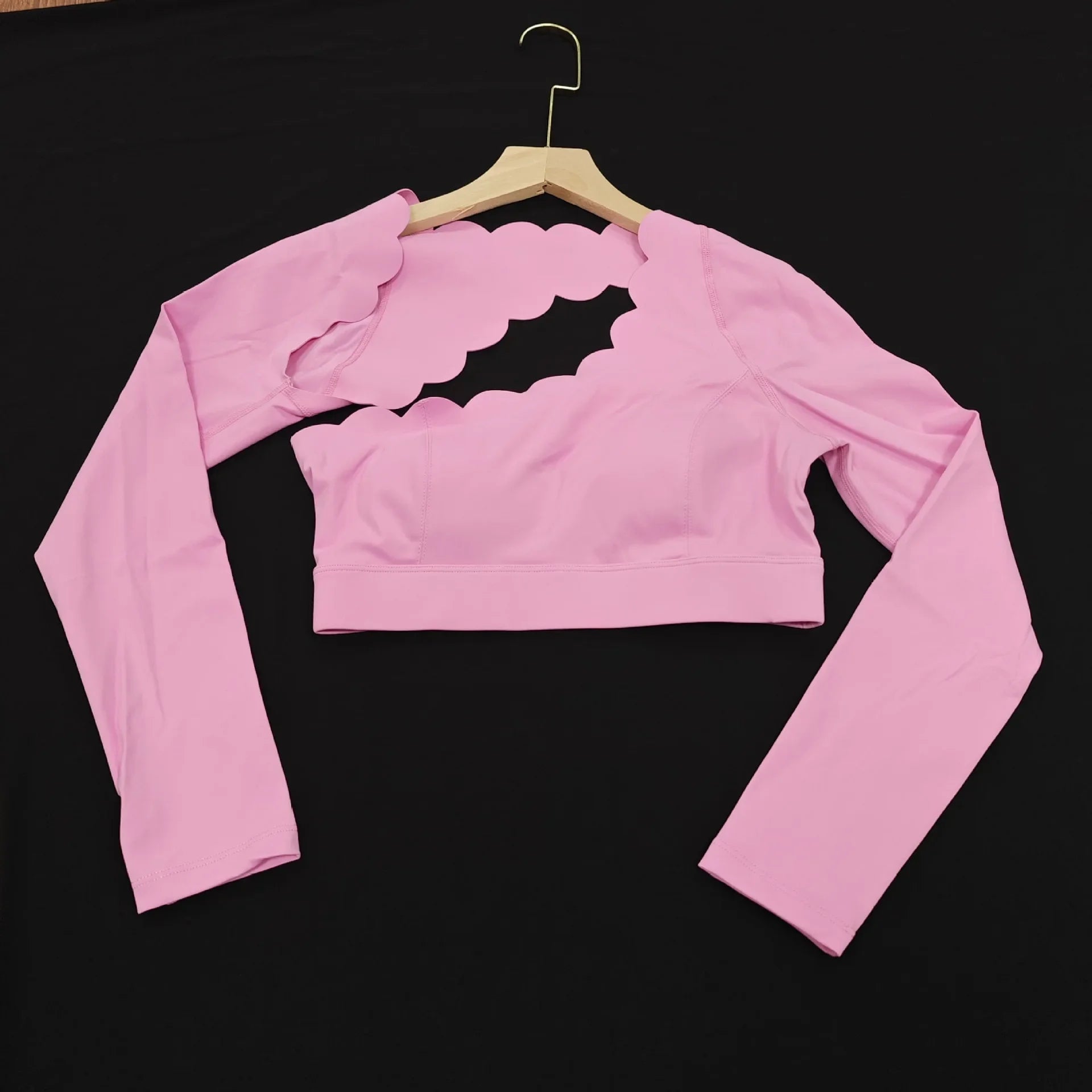 Áo Thun Nữ Lệch Vai Ôm Body Thể Thao Gợn Sóng