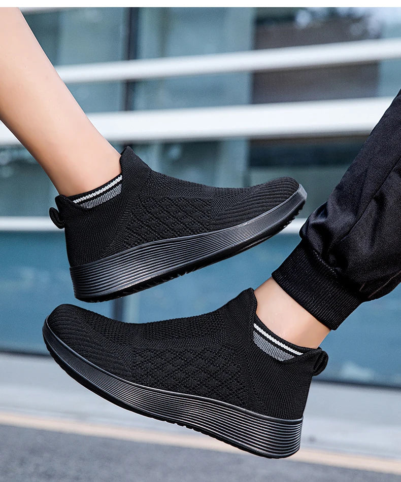 Men's and Women's Breathable Mesh Fashion Sports Shoes