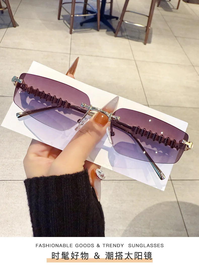 Kính Râm Thời Trang Không Viền 2025 Cho Nữ