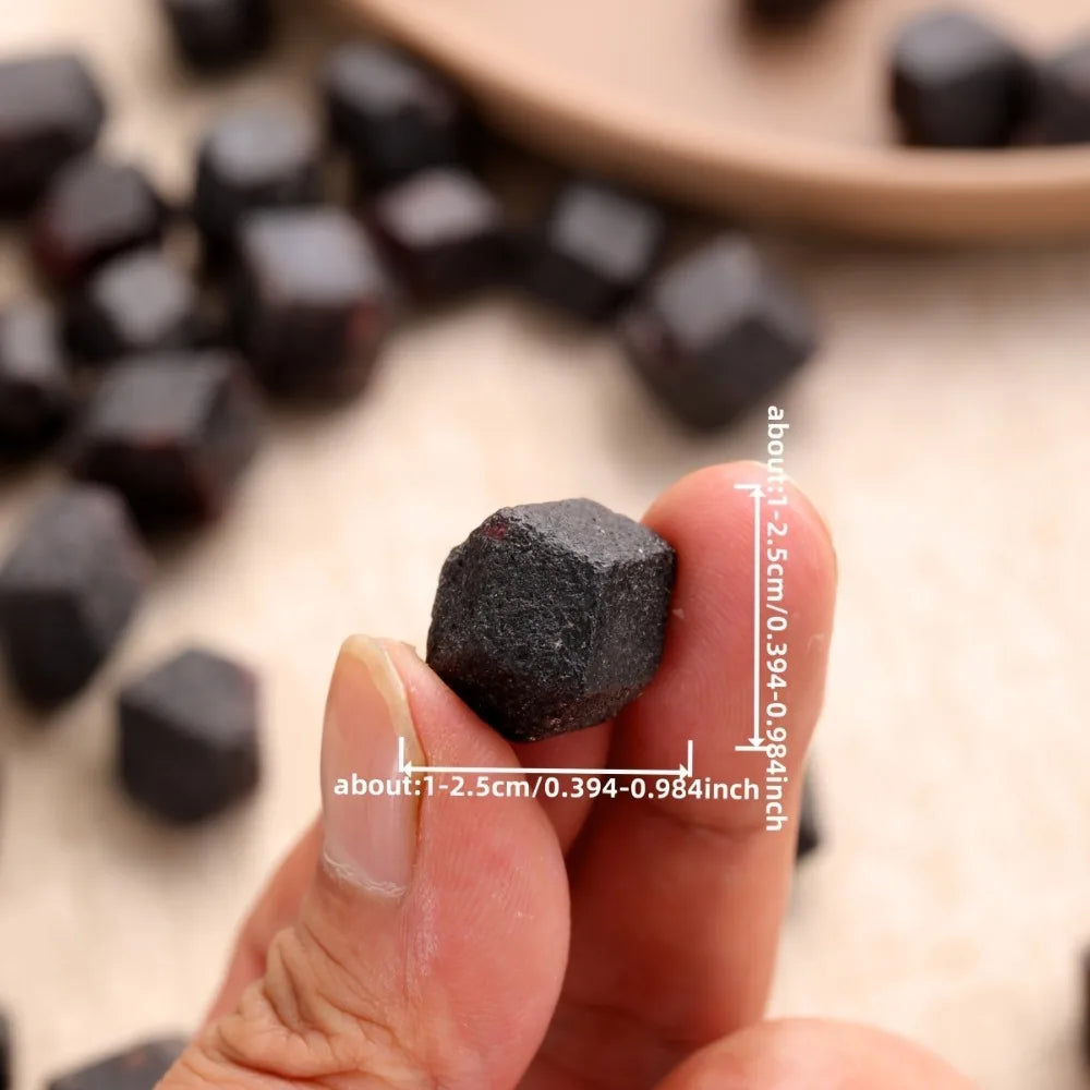 Đá Garnet Tự Nhiên Thô - Trang Trí & Phong Thuỷ