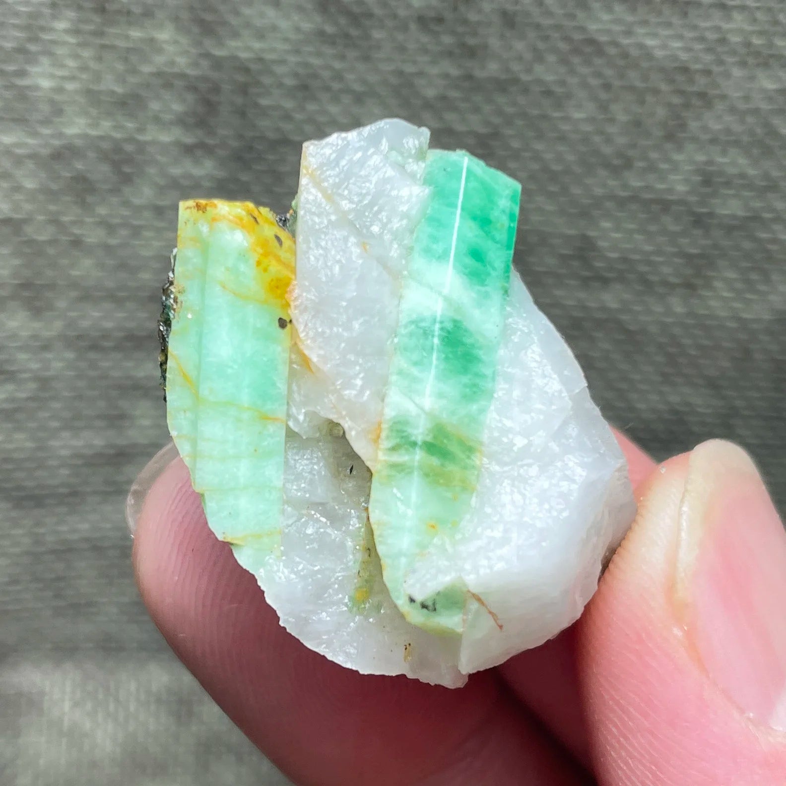 Natural Emerald &amp; Healing Quartz