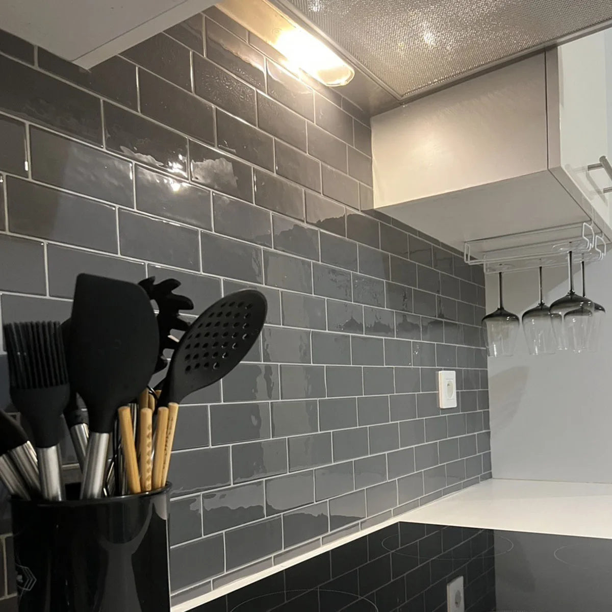 10-Sheets Subway Tile Kitchen Backsplash Wall Sticker Wallpaper Tile Home Decor Wall Stickers Peel and Stick Wall Tile