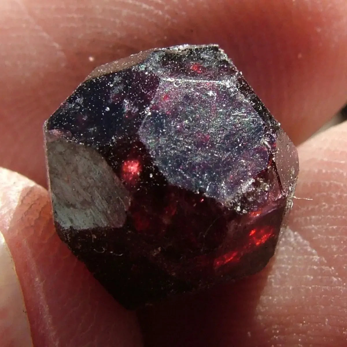 Natural Garnet: Boosts Energy and Health