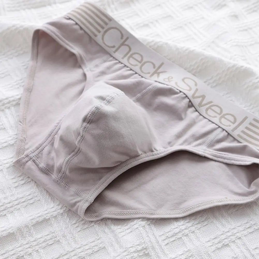 Quần Tam Giác Thoáng Khí In Chữ Mặc Ngủ Và Hằng Ngày
