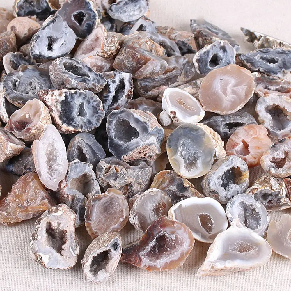 High-Quality Natural Quartz Stone for Decoration &amp; Feng Shui