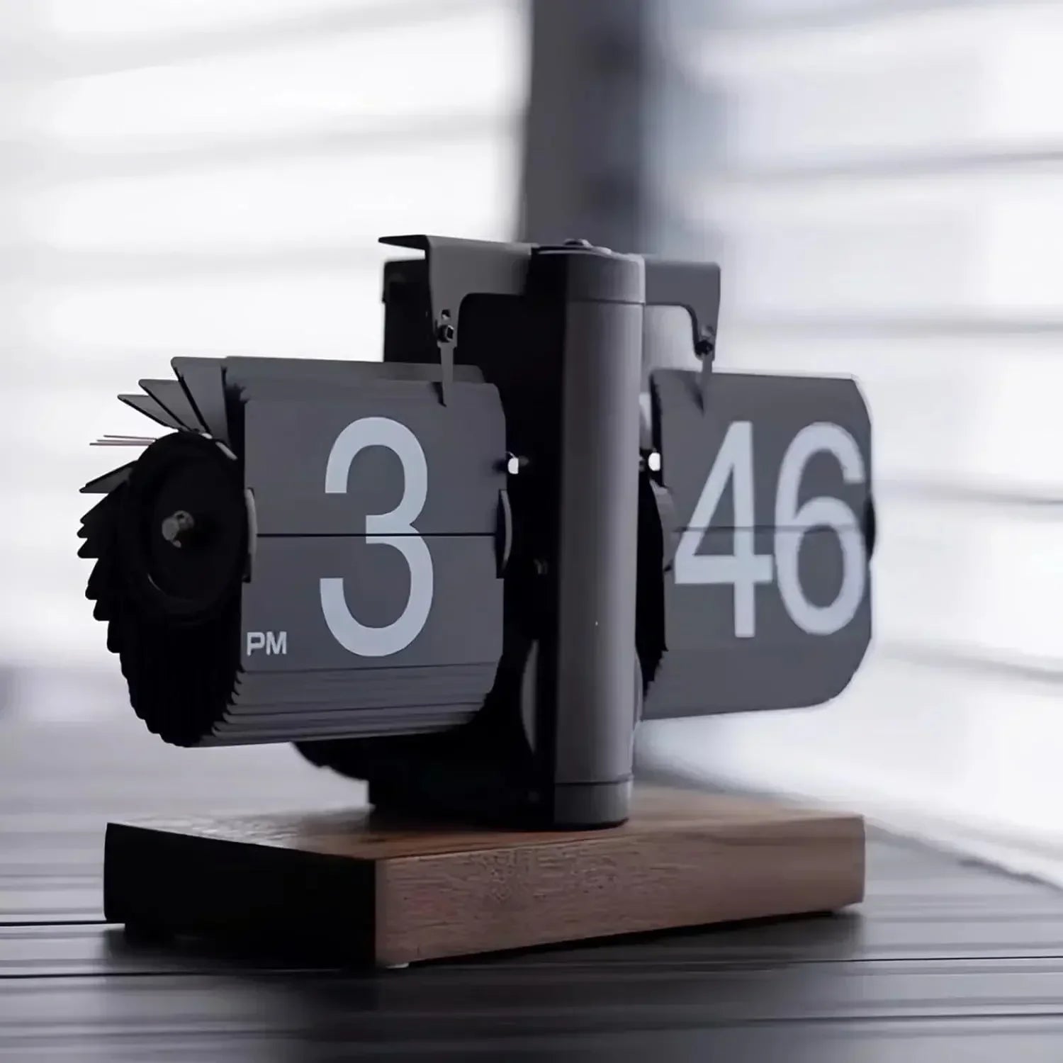 Decorative Retro Automatic Mechanical Flip Desk Clock