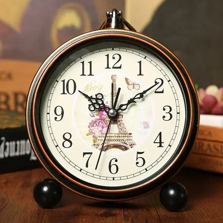 Đồng hồ báo thức treo tường vintage kim loại siêu tĩnh - Daisan Mart