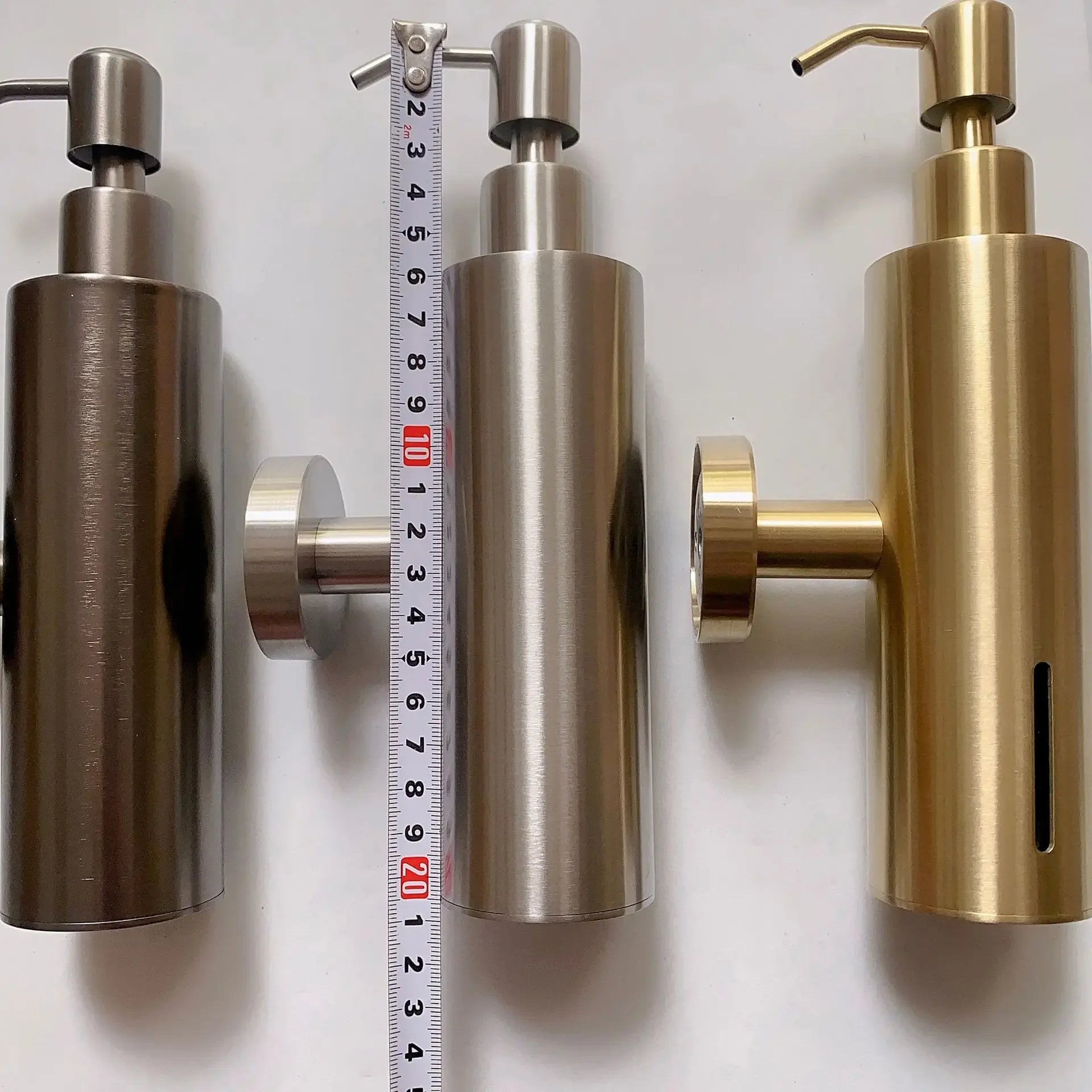 Bình Xà Phòng Inox 250ML Treo Tường Vàng Đen Khách Sạn - Daisan Mart