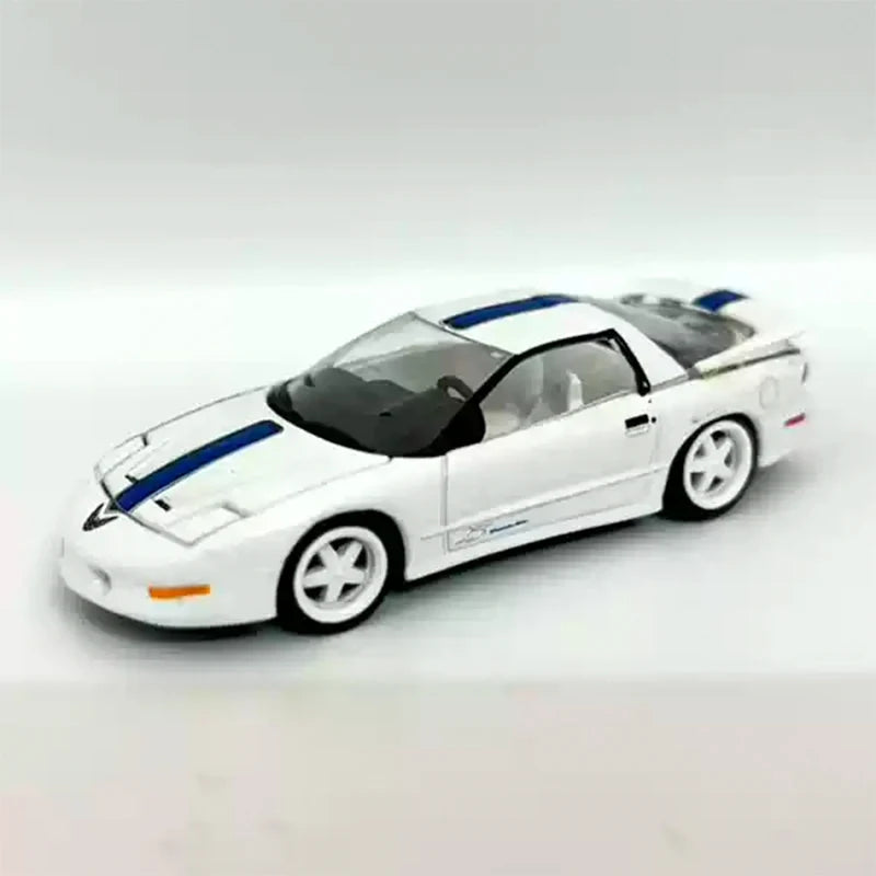 Mô Hình Xe Ranger 1984 1:64 Xanh Trắng - Quà Tặng Độc Quyền - Daisan Mart