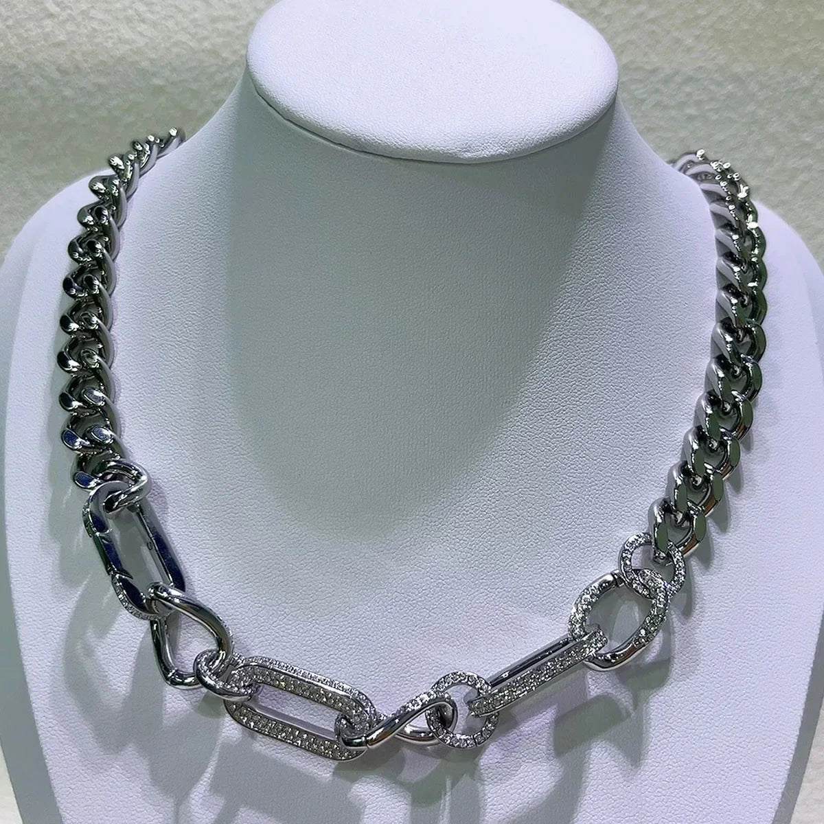 2025 Women's Jewelry Set: Gold, Silver, and Unique Gemstones