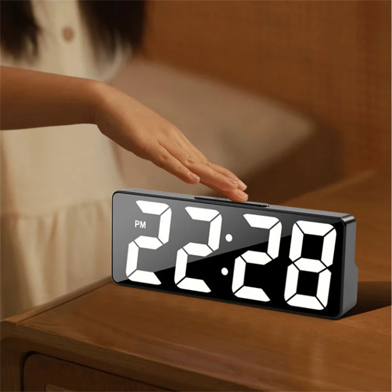 Đồng Hồ Báo Thức LED Để Bàn, Hiển Thị Nhiệt Độ, Độ Sáng Điều Chỉnh - Daisan Mart