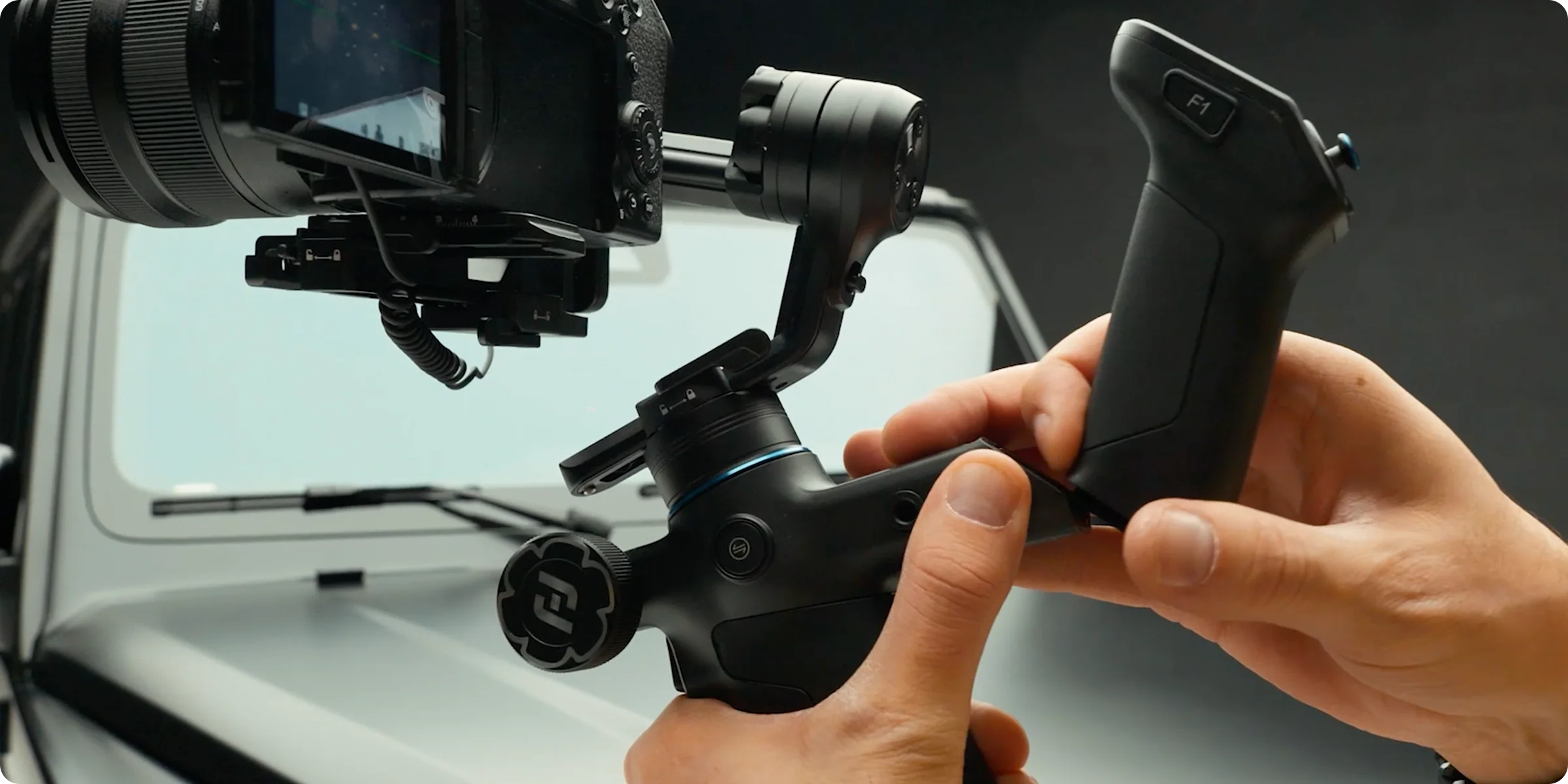 FeiyuTech SCORP Mini 3 Pro – 3-in-1 Gimbal with Detachable Handle &amp; AI 4.0 Tracking for Mirrorless, Action Cameras &amp; Phones