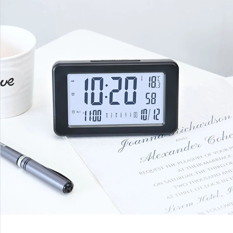 Đồng Hồ Báo Thức Kỹ Thuật Số Đa Năng Cho Mọi Không Gian