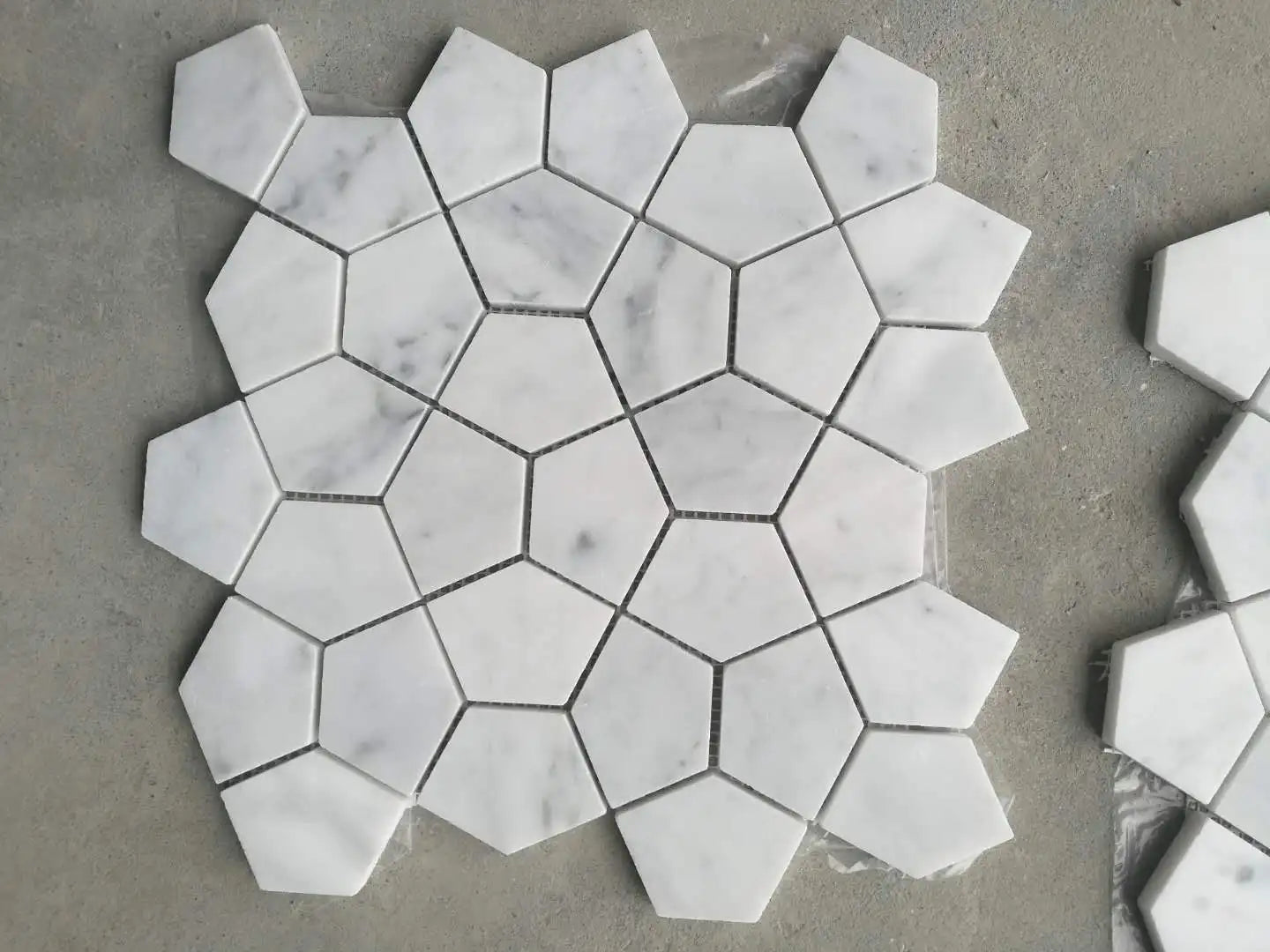 Gạch Mosaic Đá Cẩm Thạch Vàng Ốp Tường Khách Sạn - Daisan Mart