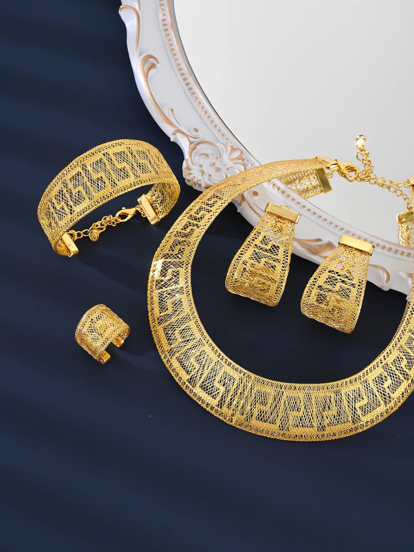 Luxurious 18k Dubai &amp; Indian Gold Jewelry Set