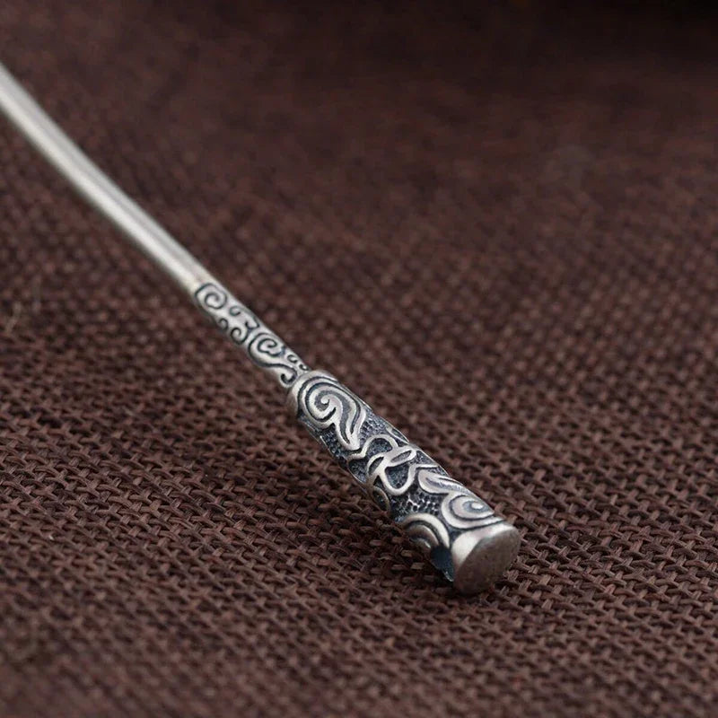 Elegant Silver Hairpin with Classic Charm