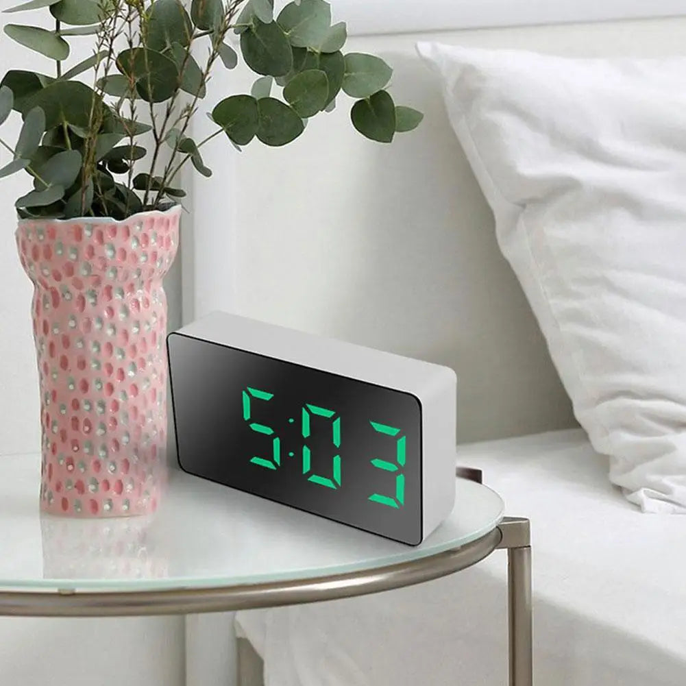 Đồng Hồ Báo Thức Số Đơn Giản Đa Năng Tiện Dụng