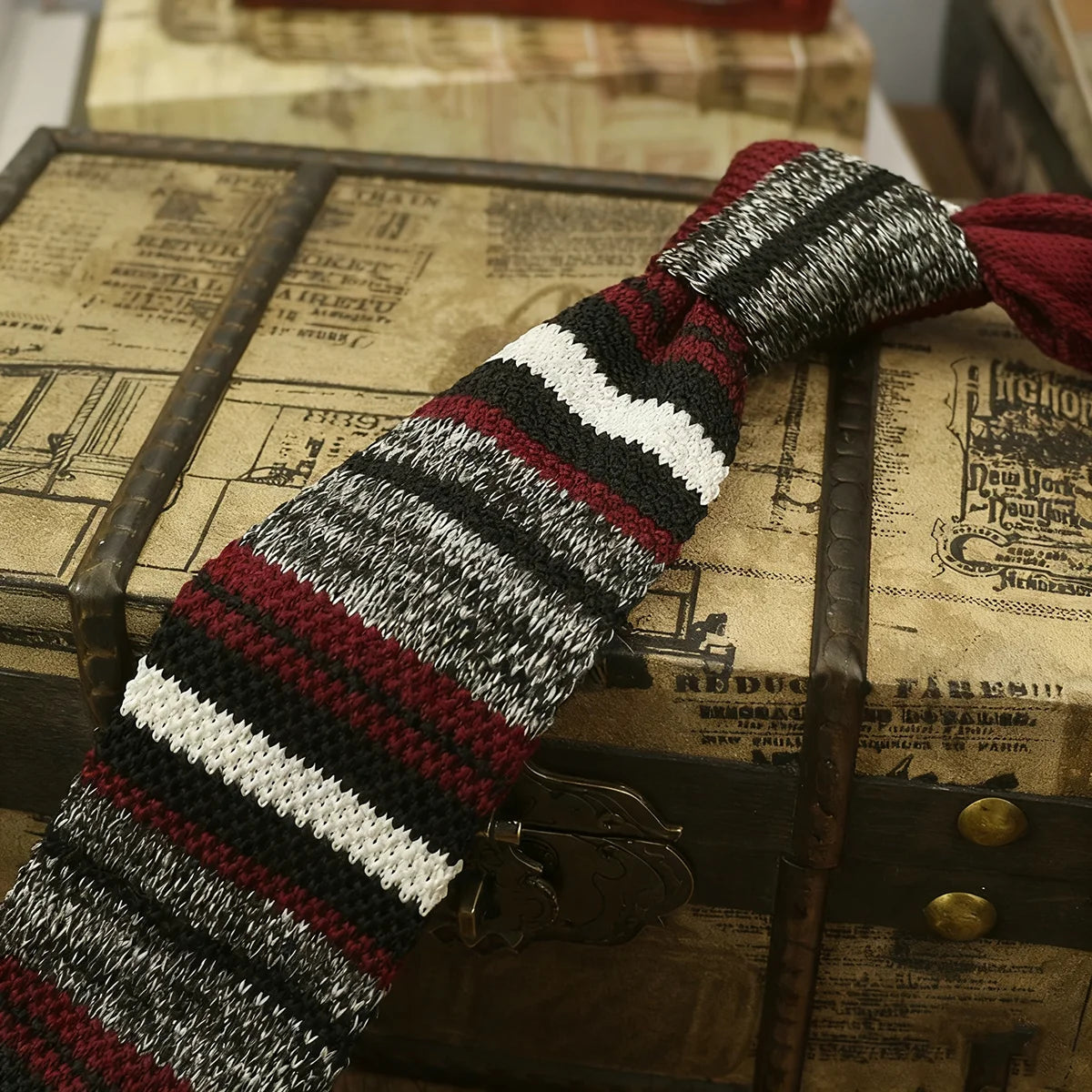 2025年新款青年條紋羊毛領帶，男女皆宜，適合參加派對