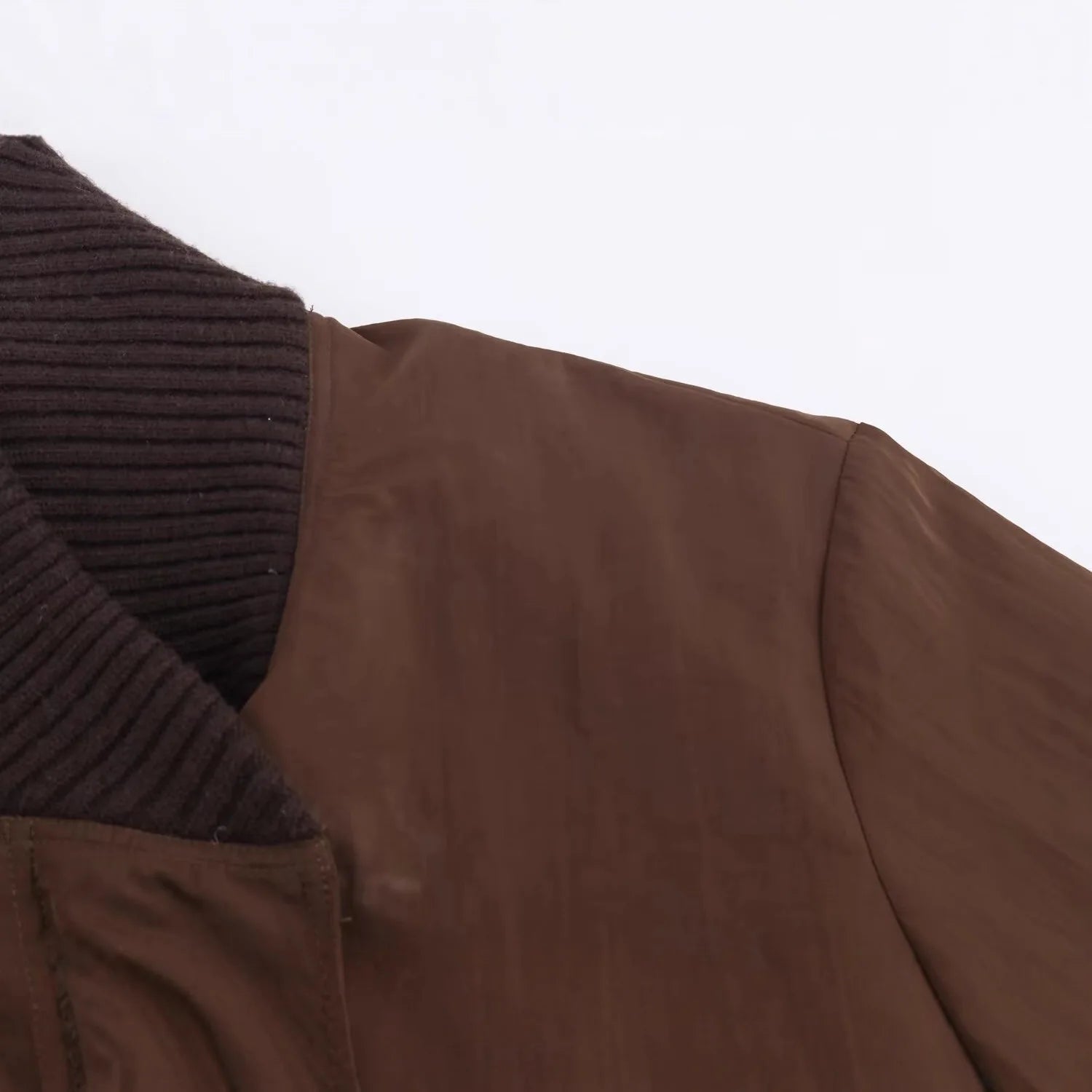 Áo Khoác Nữ Thu 2025 Dài Tay Màu Nâu Đỏ Đơn Giản