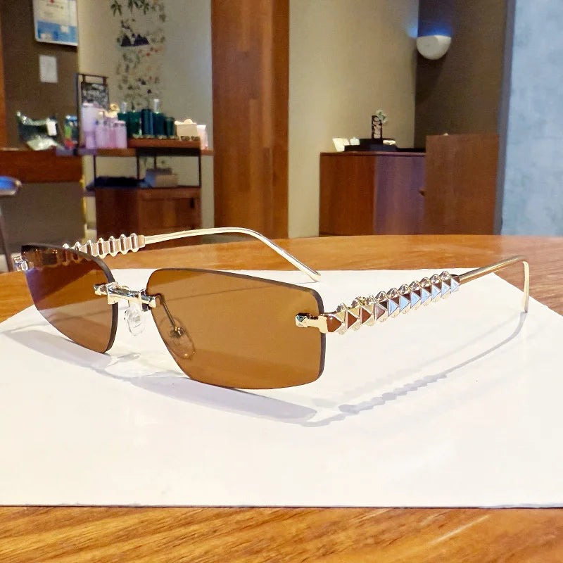 Kính Râm Thời Trang Không Viền 2025 Cho Nữ